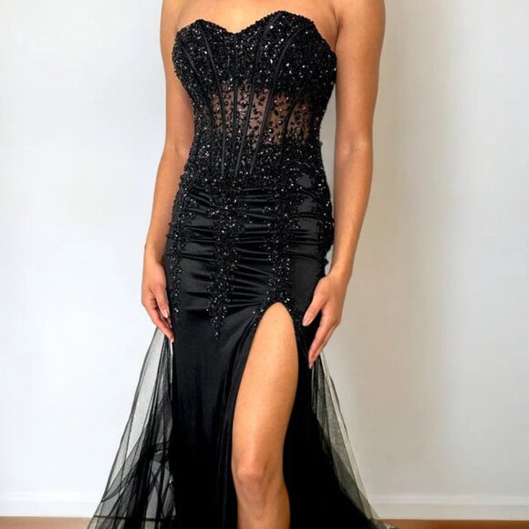 off the shoulder evening dress Off-the-Shoulder with Detachable Blouson Sleeves – UME London Albina Dyla - Classica SIZE:5XL 9D3365